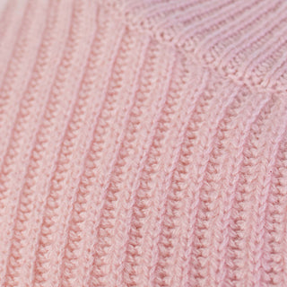 Chic Pink Ribbed Cashmere Sweater